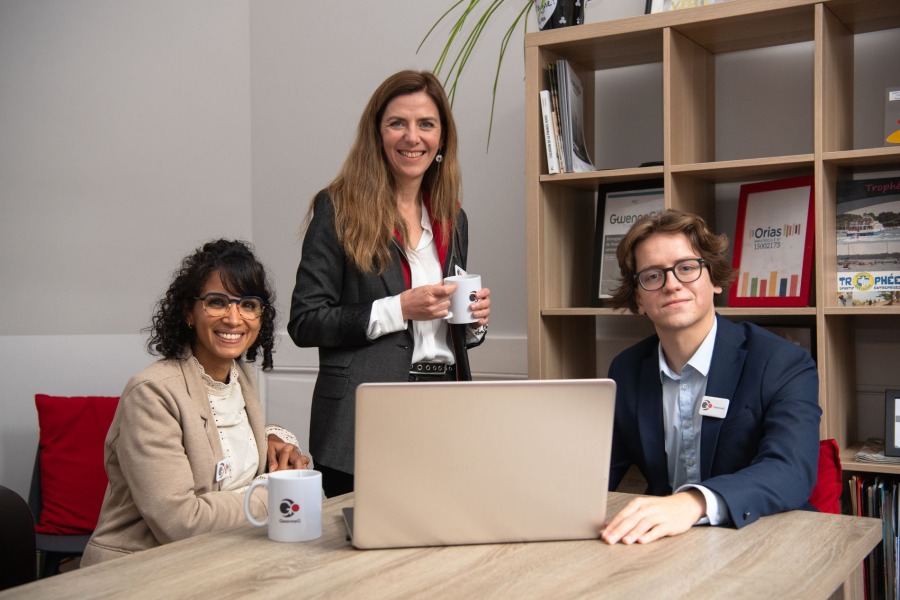 Equipe GAM en réunion investissement